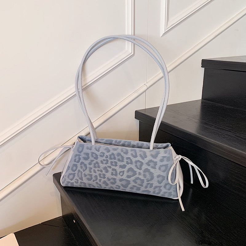 2025 new niche baguette bag