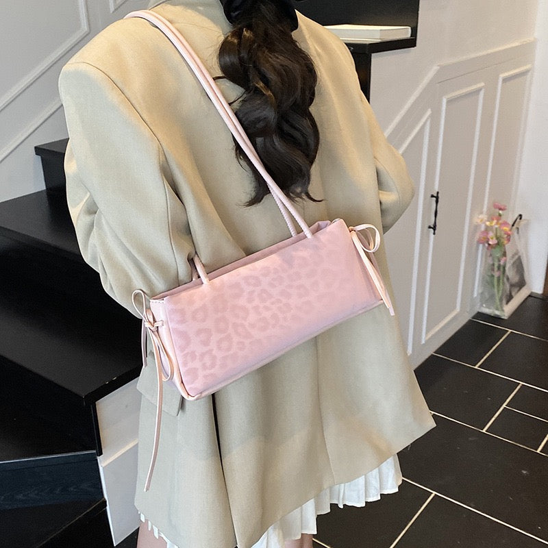 2025 new niche baguette bag