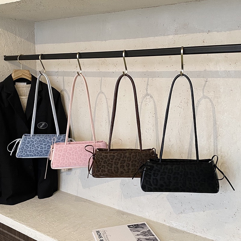 2025 new niche baguette bag